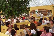 drinnen sitzt man gemütlich (Foto:Martin Schmitz)